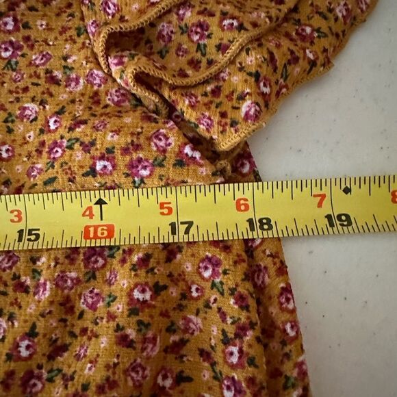 Charming Charlie floral top - Picture 8 of 8